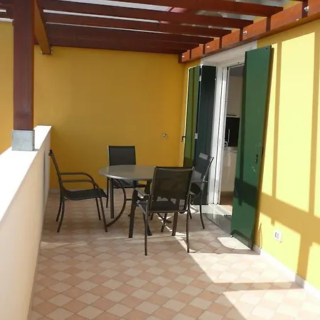 Ξενοδοχείο με διαμερίσματα Villaggio Sant'andrea 4*