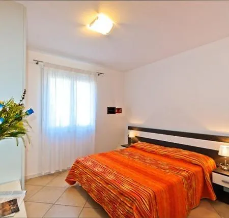 Ξενοδοχείο με διαμερίσματα Villaggio Sant'andrea Καόρλε