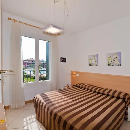 Villaggio Sant'andrea Καόρλε