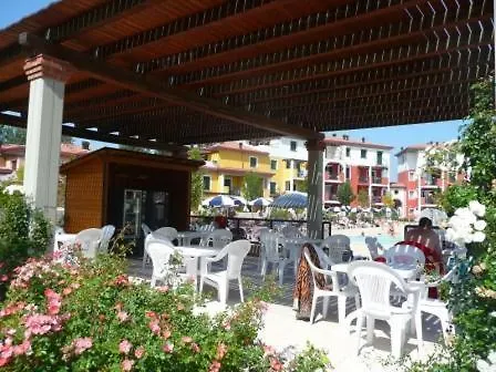 Ξενοδοχείο με διαμερίσματα Villaggio Sant'andrea 4*