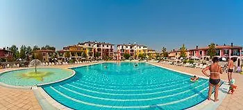 Ξενοδοχείο με διαμερίσματα Villaggio Sant'andrea Καόρλε