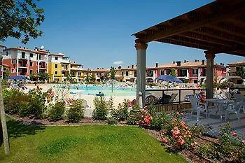 Ξενοδοχείο με διαμερίσματα Villaggio Sant'andrea 4*