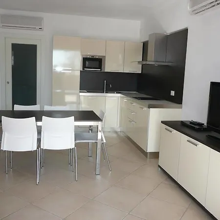 Villaggio Sant'andrea Ξενοδοχείο με διαμερίσματα Καόρλε